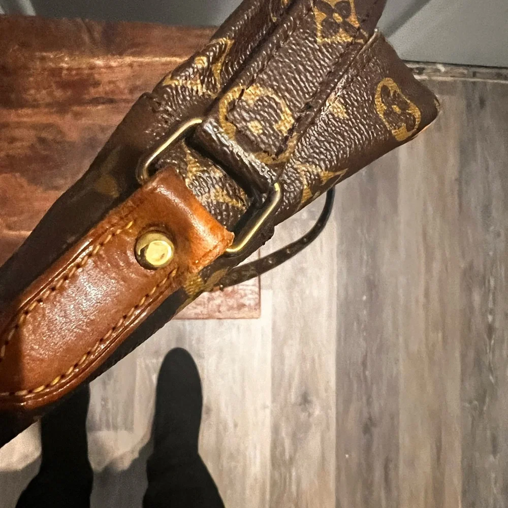 Louis Vuitton Brown Monogram Vintage Crossbody Bag - Picture 5 of 16